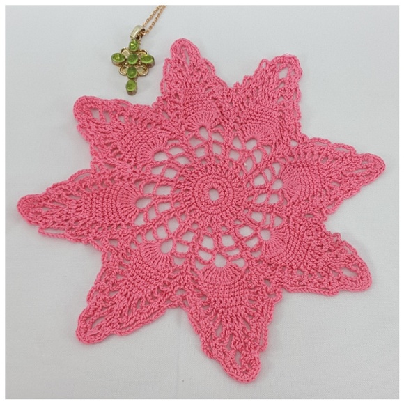 Crochet Star Design Doily. - Picture 1 of 8